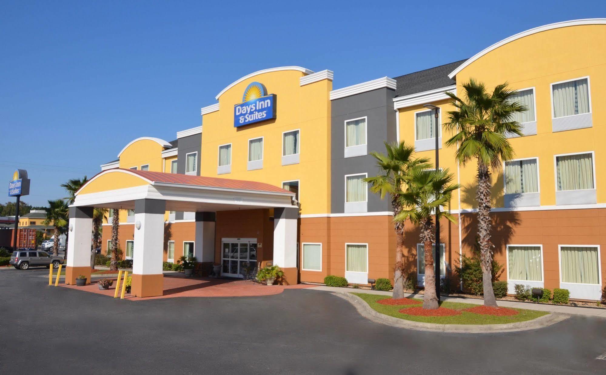 Days Inn & Suites By Wyndham Savannah North I-95 Port Wentworth Dış mekan fotoğraf