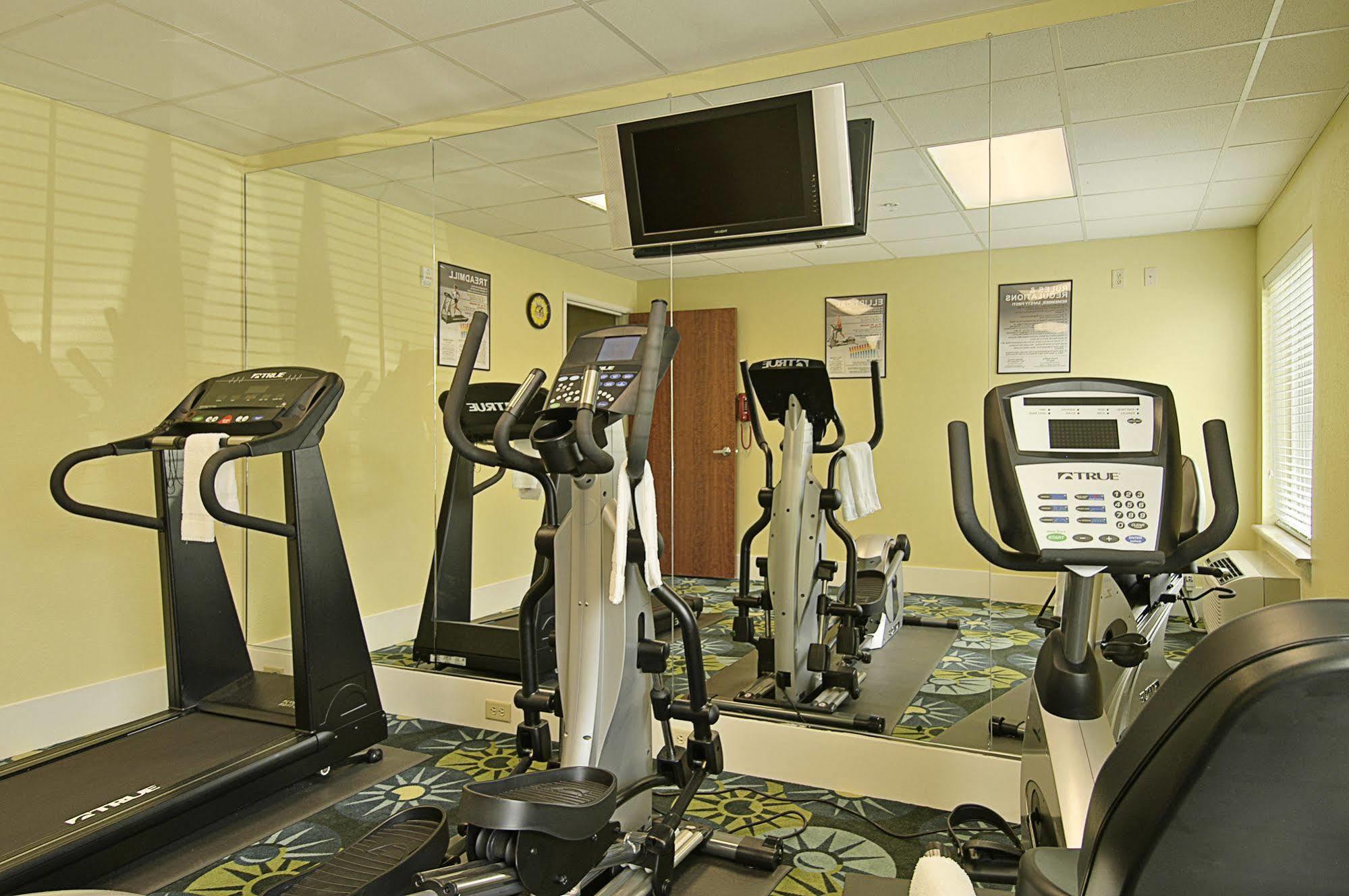 Days Inn & Suites By Wyndham Savannah North I-95 Port Wentworth Dış mekan fotoğraf